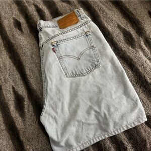 Levi’s Mom Shorts